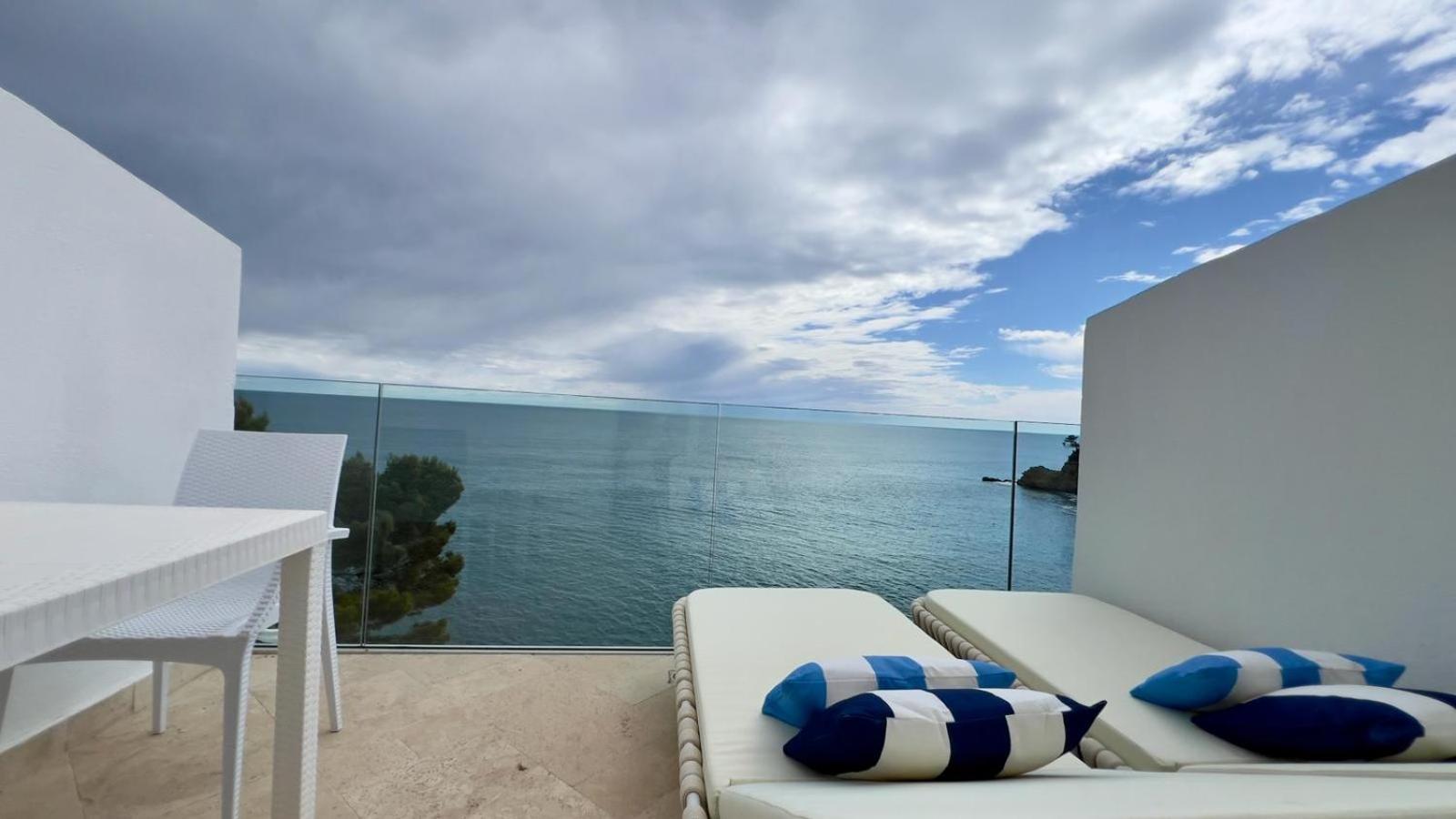 Hotel La Calanque Cavalaire-sur-Mer Exterior foto
